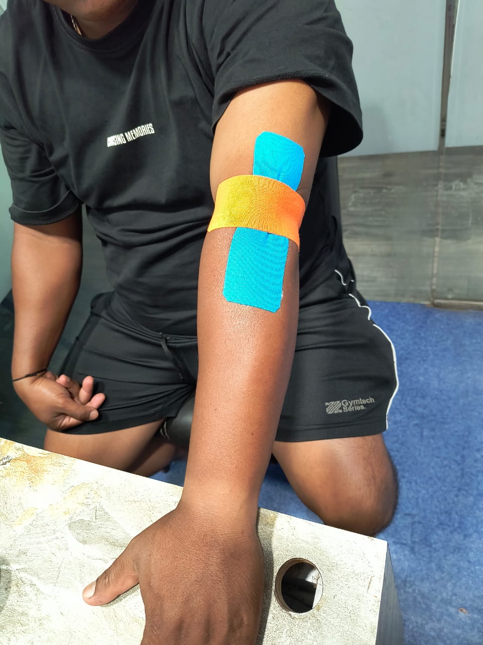 Kinesio taping — elbow